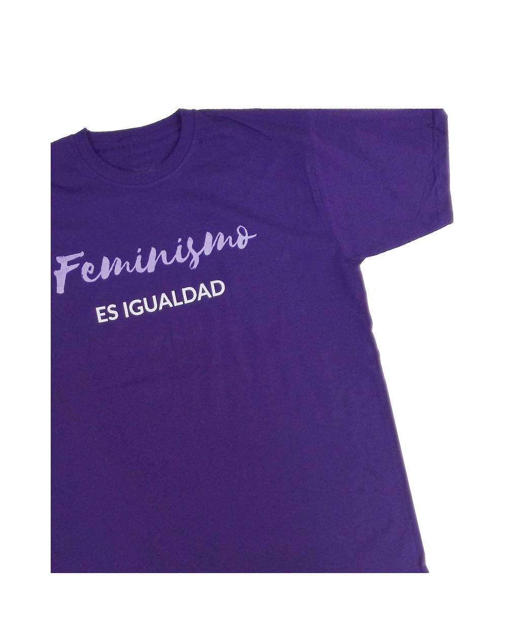 Camiseta feminista para hombre morada