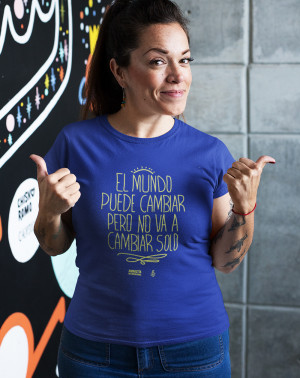 Camiseta solidaria para regalar mujer